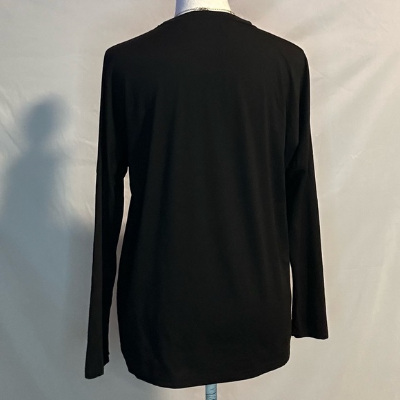 Tops/T-Shirts/Tanks👚 - 2 for $15 or 3 for $20 (Mix & Match) - Picture 4 of 7